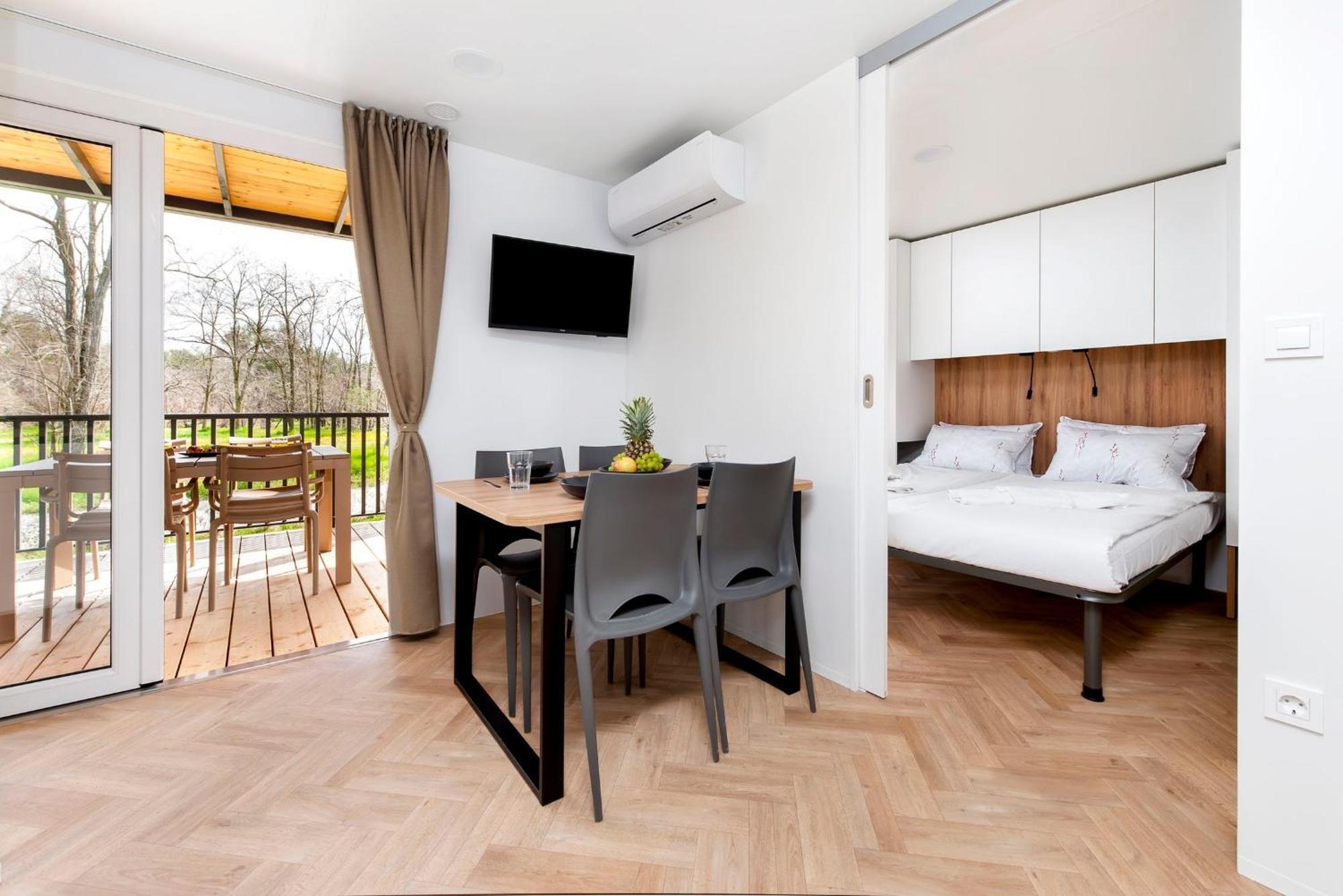 Mobile Homes Casapini In Fkk Camping Solaris Πόρετς Δωμάτιο φωτογραφία